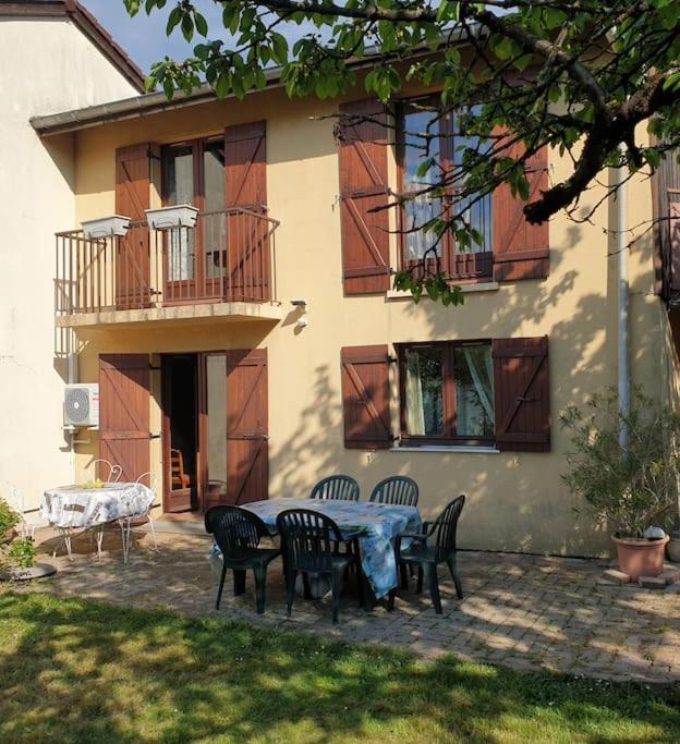 Maison Proche Du *